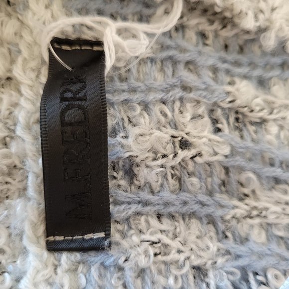 M. Fredric, size M, loose cardigan.  Light grey and light blue. NWT. - Picture 7 of 11